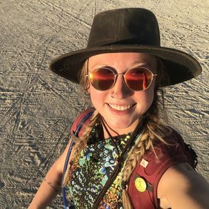 Meet your Posher, Emily